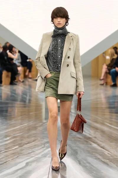 Look 34